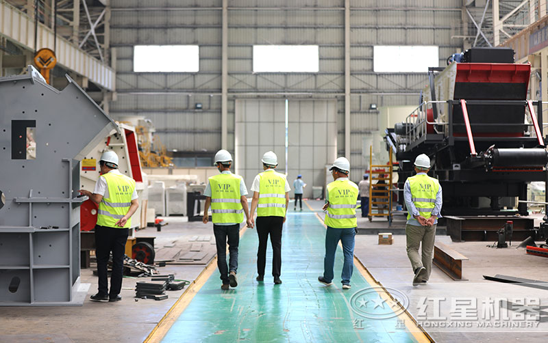 客戶考察12、13石子破碎機設(shè)備